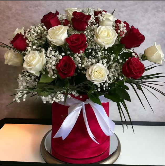 Alluring Elegance Box Bouquet